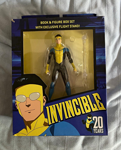 Diamond select toys invincible - diamond,