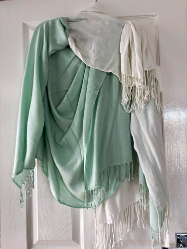 Mint green white solid - green,