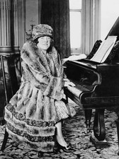 English music hall singer