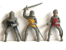 3 x TIMPO / TOYWAY 1980's. MEDIEVAL MOUNTED KNIGHTS.  1/32 PLASTIC SOLDIERS