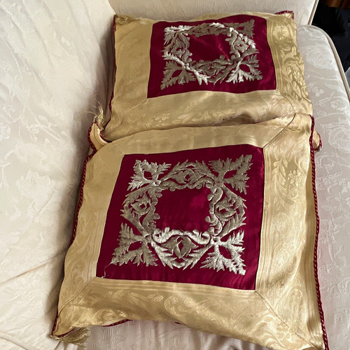 Gold red silk embroidered - gold,