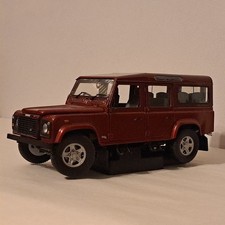 1:18 scale Land Rover Defender 110 Station Wagon  4X4  diecast model car FLAWS  