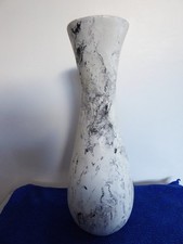 Bespoke black and white clay
