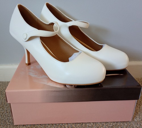 White mary jane shoes - white,