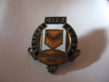 RARE OLD 1952-53 NEWPORT RUGBY UNION FOOTBALL CLUB ENAMEL BROOCH PIN BADGE F&S