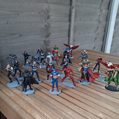 Disney marvel deluxe figurines - deluxe,