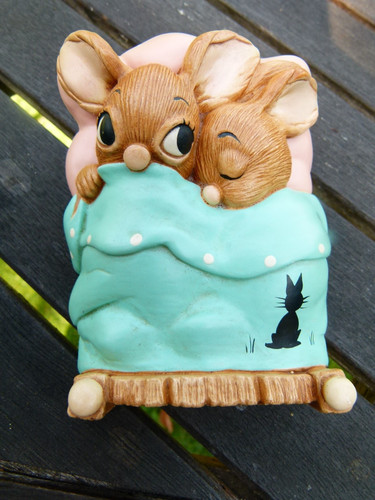 Vintage pendelfin rabbit - vintage,