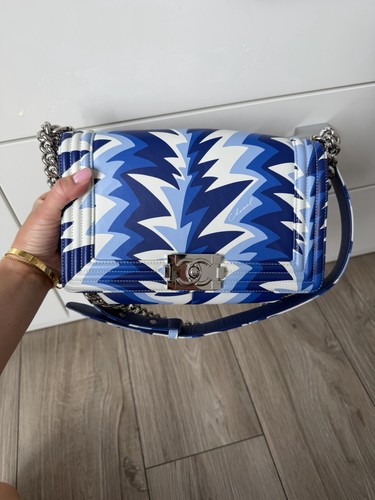 Chanelblue and white - chanelblue,