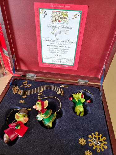 Pocket dragons victorian carol - dragons,