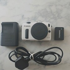 Canon EOS M White Mirrorless