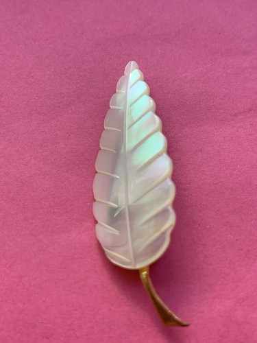 Mother pearl shell leaf - of,