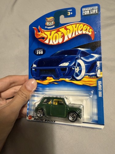 Hot wheels mini - hot, dark