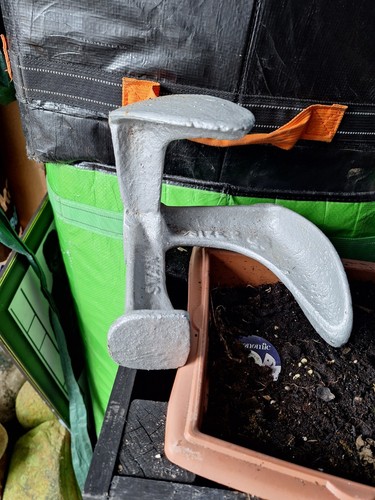 Vintage cast iron cobbler - vintage, cobbler's