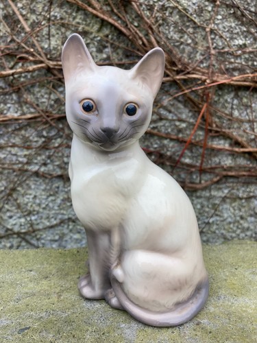 Vintage cat ornament - cat, ornament.