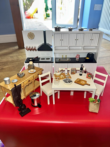 Stunning dolls house kitchen