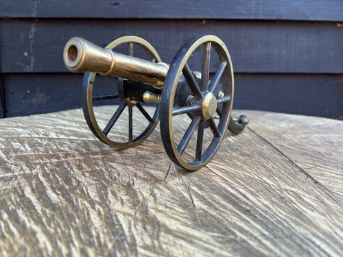 Lovely vintage solid brass - solid,