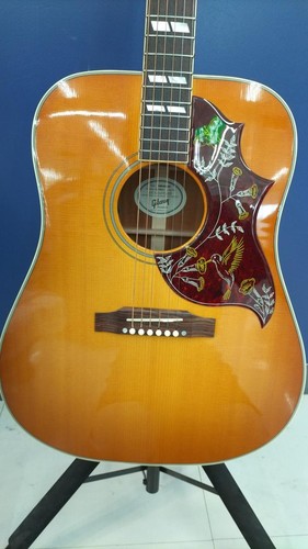 Gibson hummingbird - gibson,