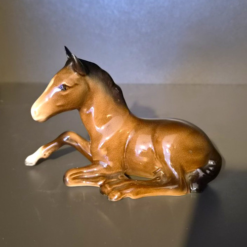 Vintage beswick foal lying - beswick,