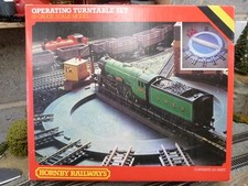 Hornby R410 operating turntable set for OO gauge model train set