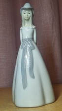 Miquel Requena Porcelain