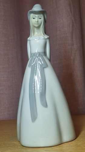 Miquel requena porcelain - miquel,