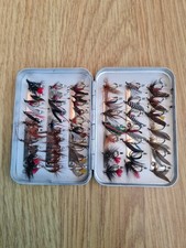 VINTAGE RICHARD WHEATLEY  SILMALLOY 51 CLIP FLY FISHING BOX CONTAINING 51 FLIES