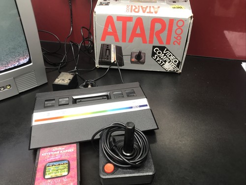 Atari 2600 boxed with - 2600,