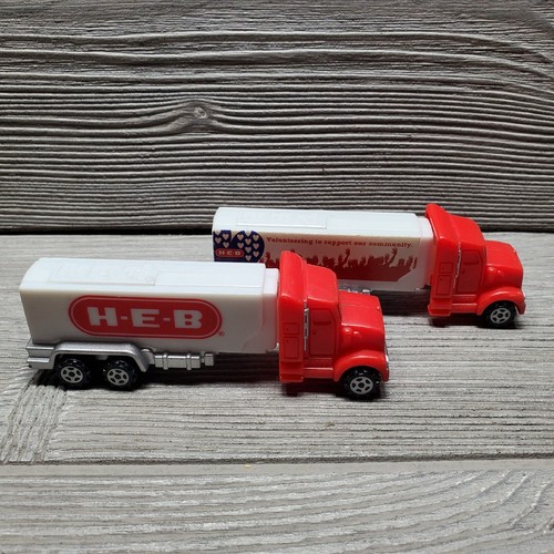 Grocery hauler semi - h-e-b,