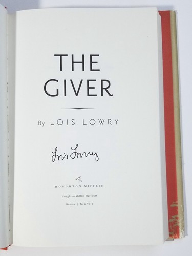 Lois lowry author - author, hand