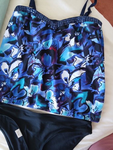 Bnwt size tankini blue - 12,