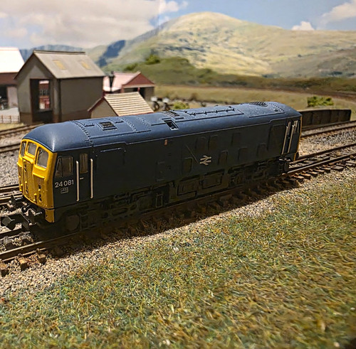 Graham farish 372 - class, 24