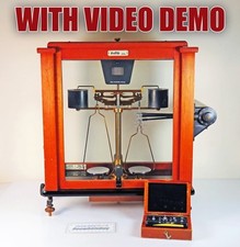 Vintage Oertling Scale MODEL 62FMA PAN CAPACITY 200 G LONDON ENGLAND - Working