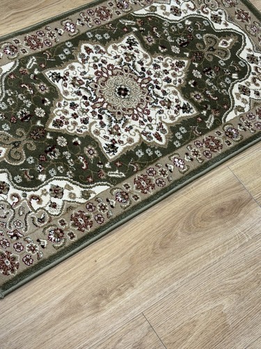 Green traditional medallion - traditional,