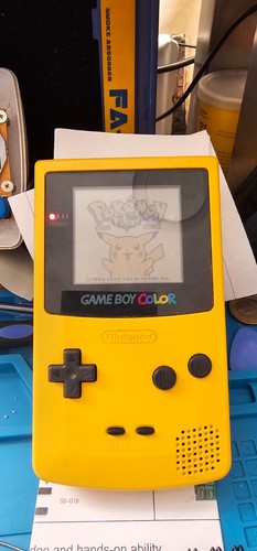 Gameboy color yellow - ,, cgb-001