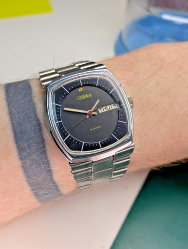 Vintage watch slava - watch, tank