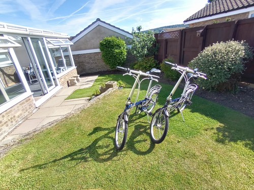 One dahon 20in folding - one,