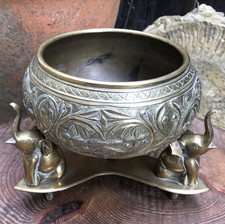 Vintage Anglo Indian brass fruit bowl & elephant stand engraved tripod 1960/70's