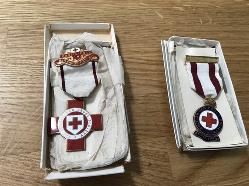 Nice looking lot red cross - nice,