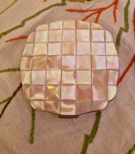 Vintage Mother Of Pearl Melissa England powder Compact scalloped edge .