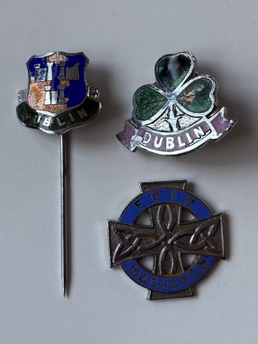Old irish badges damaged - 3,