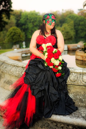 Black red gothic wedding - black,