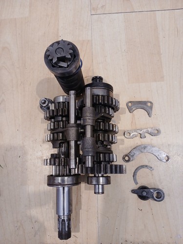 Suzuki gt250x7 gearbox - suzuki,