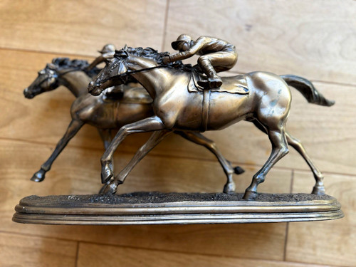 Metal bronze sculpture statue - bronze,