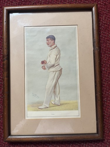 Vanity fair spy cricket - vanity,