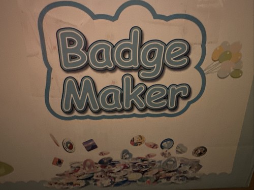 Badge maker machine diy - badge,
