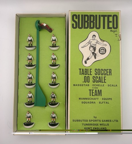 Subbuteo scale team c - team, c.100