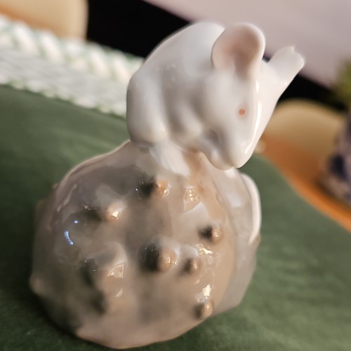 Royal copenhagen mouse - copenhagen, on