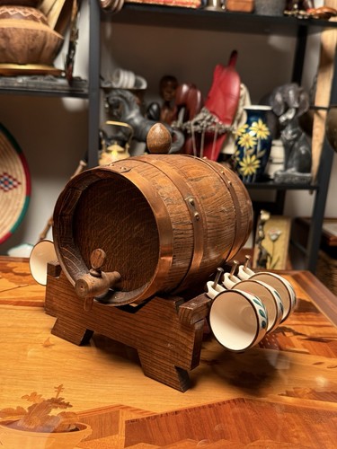 Vintage wooden barrel - vintage, drinks