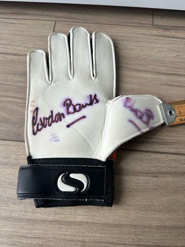 Gordon banks signed sondico - gordon,