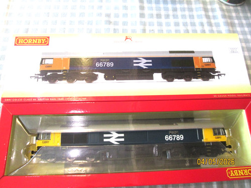 Hornby gauge r3748 class - hornby,